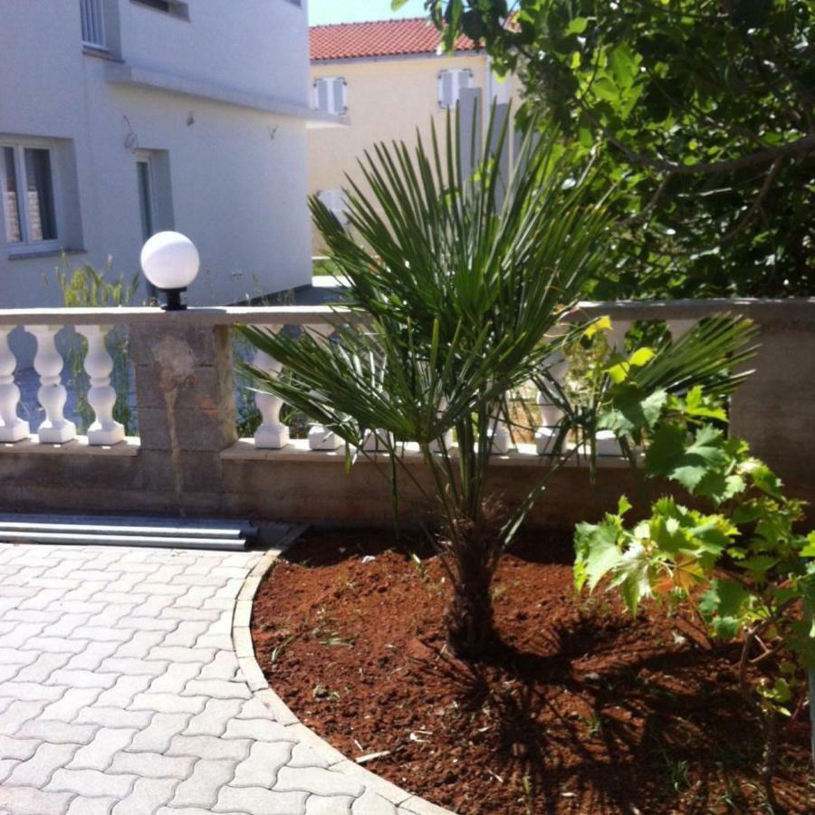 Ferienwohnung Santoni Vir Exterior foto