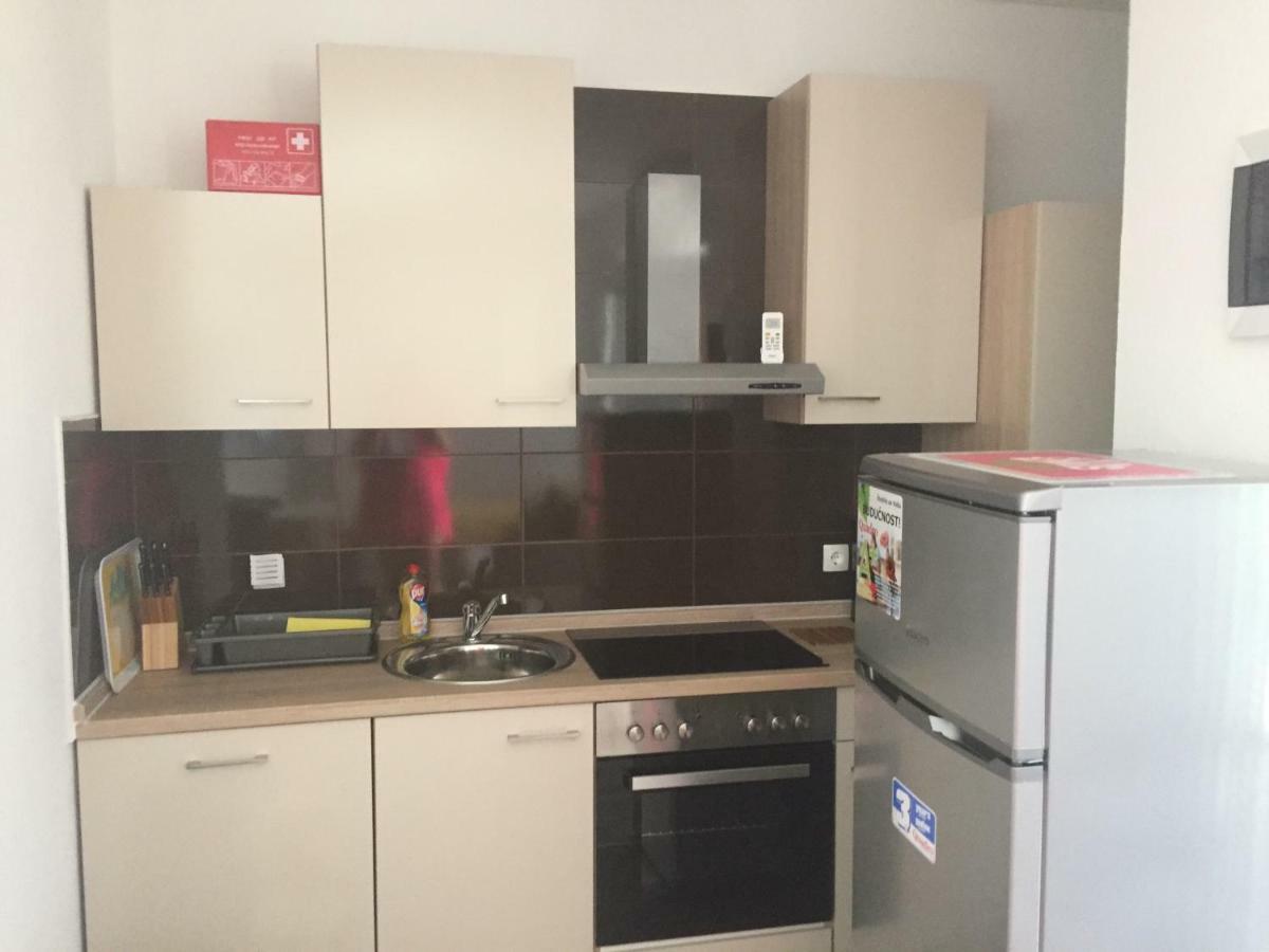 Ferienwohnung Santoni Vir Exterior foto