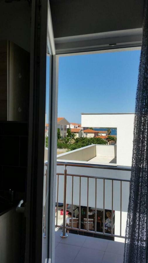 Ferienwohnung Santoni Vir Exterior foto